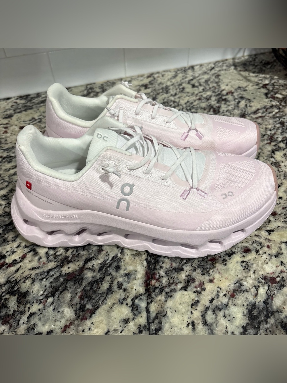 Mens On Cloudtilt size 8.5 pink women’s 10